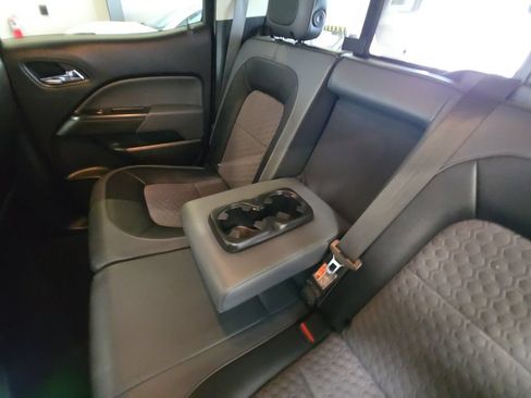 Used 2018 Chevrolet Colorado Z71 AWD/4WD image 35
