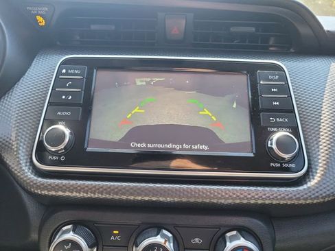 Used 2020 Nissan Kicks S image 28