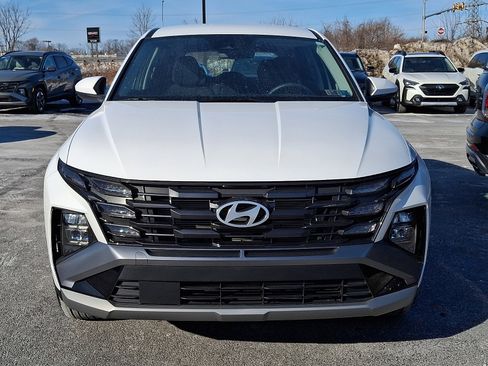 Used 2025 Hyundai Tucson SE AWD/4WD image 2