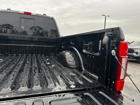 Used 2022 Ford F250 Platinum w/ FX4 Off-Road Package image 45