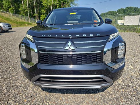 New 2025 Mitsubishi Outlander SE image 10