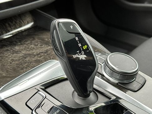 Used 2022 BMW 540i w/ M Sport Package image 21