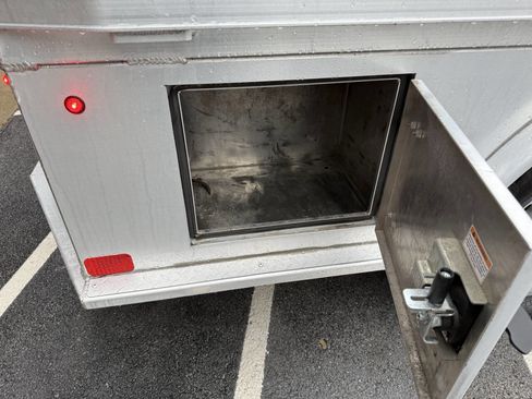 Used 2024 Ford F350 XLT image 6