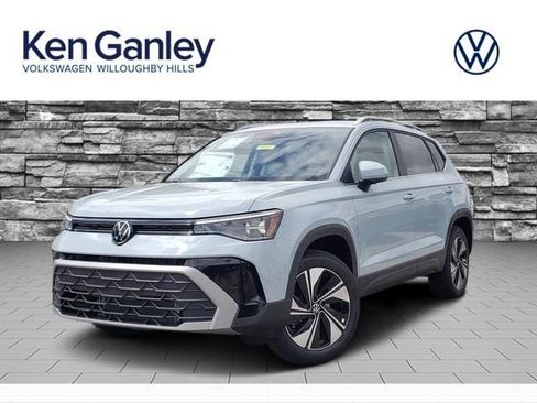 New 2026 Volkswagen Taos SE AWD/4WD image 1
