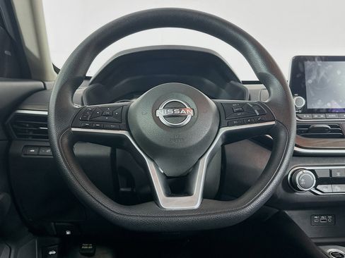 Used 2024 Nissan Altima 2.5 SV image 17