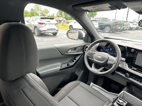 New 2026 Chevrolet Equinox LT FWD image 15