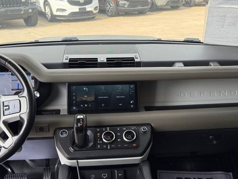 Used 2020 Land Rover Defender 110 First Edition image 10