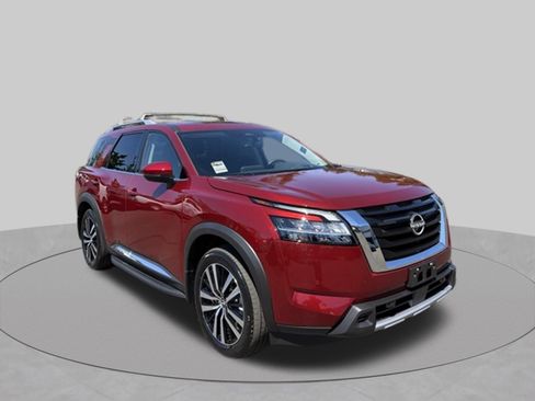 Used 2024 Nissan Pathfinder Platinum w/ Lighting Package (N93) AWD/4WD image 1
