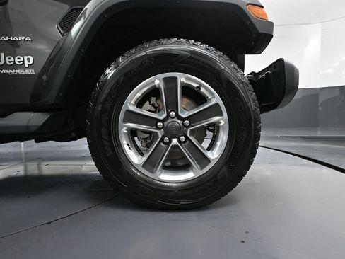 Used 2018 Jeep Wrangler Unlimited Sahara image 17