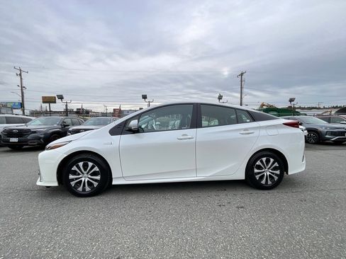 Used 2017 Toyota Prius Prime Advanced image 5