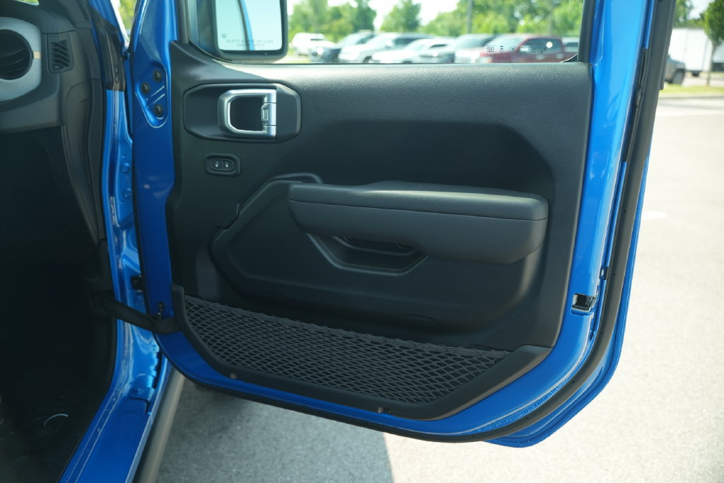 New 2026 Jeep Gladiator Sport AWD/4WD image 18