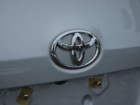 Used 2019 Toyota Corolla LE image 29