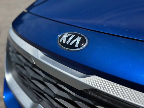 Used 2021 Kia Seltos S FWD image 2