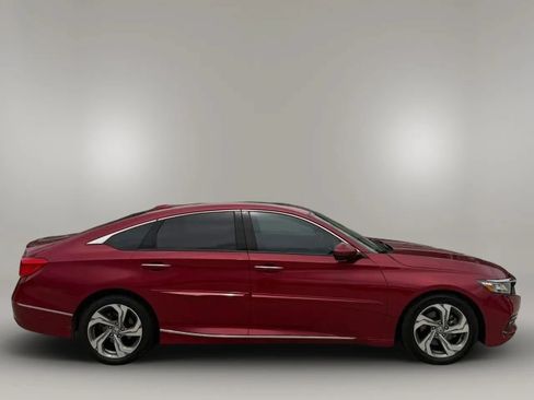 Used 2018 Honda Accord Touring image 8