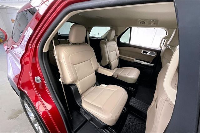 Used 2022 Ford Explorer Limited w/ Equipment Group 301A AWD/4WD image 18