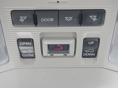 Used 2022 Toyota RAV4 Limited image 32