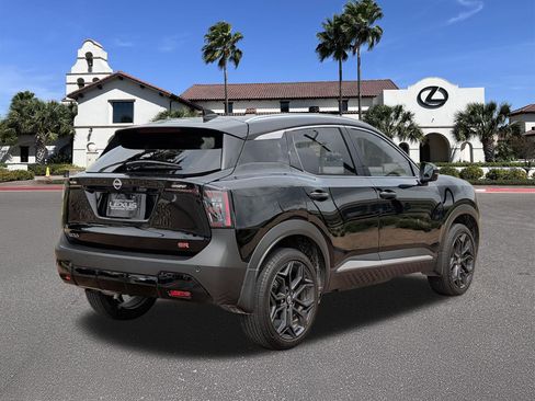 Used 2025 Nissan Kicks SR FWD image 2
