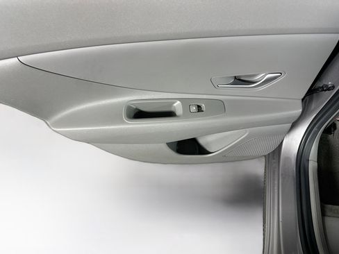 Used 2024 Hyundai Elantra SEL image 26