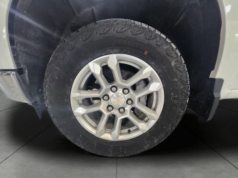 Used 2024 Chevrolet Silverado 1500 LT image 37