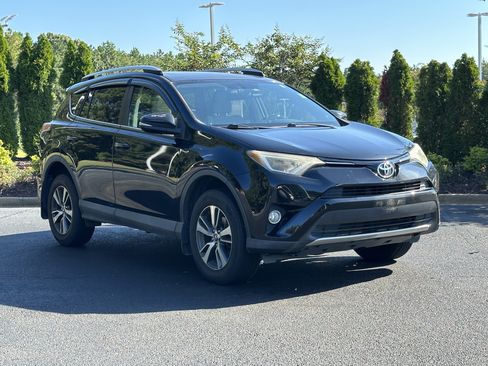 Used 2016 Toyota RAV4 XLE FWD image 2