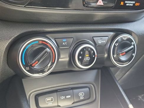 Certified 2026 Hyundai Venue SE FWD image 11