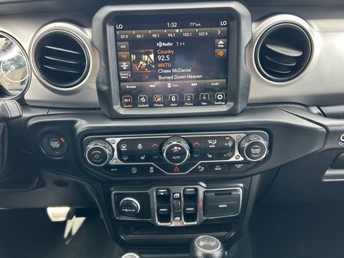 Used 2021 Jeep Wrangler Unlimited Sport image 24