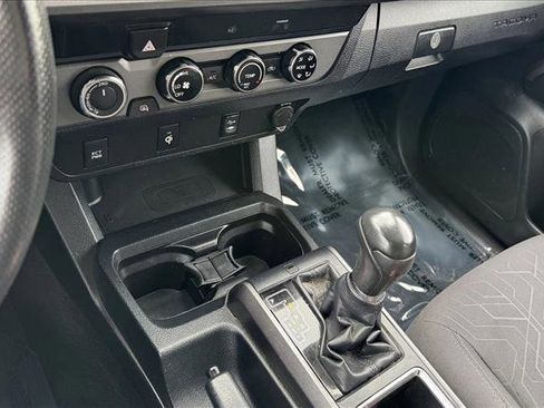 Used 2017 Toyota Tacoma TRD Off-Road w/ Tow Package (A/T) image 15