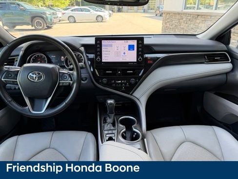 Used 2022 Toyota Camry XLE FWD image 40