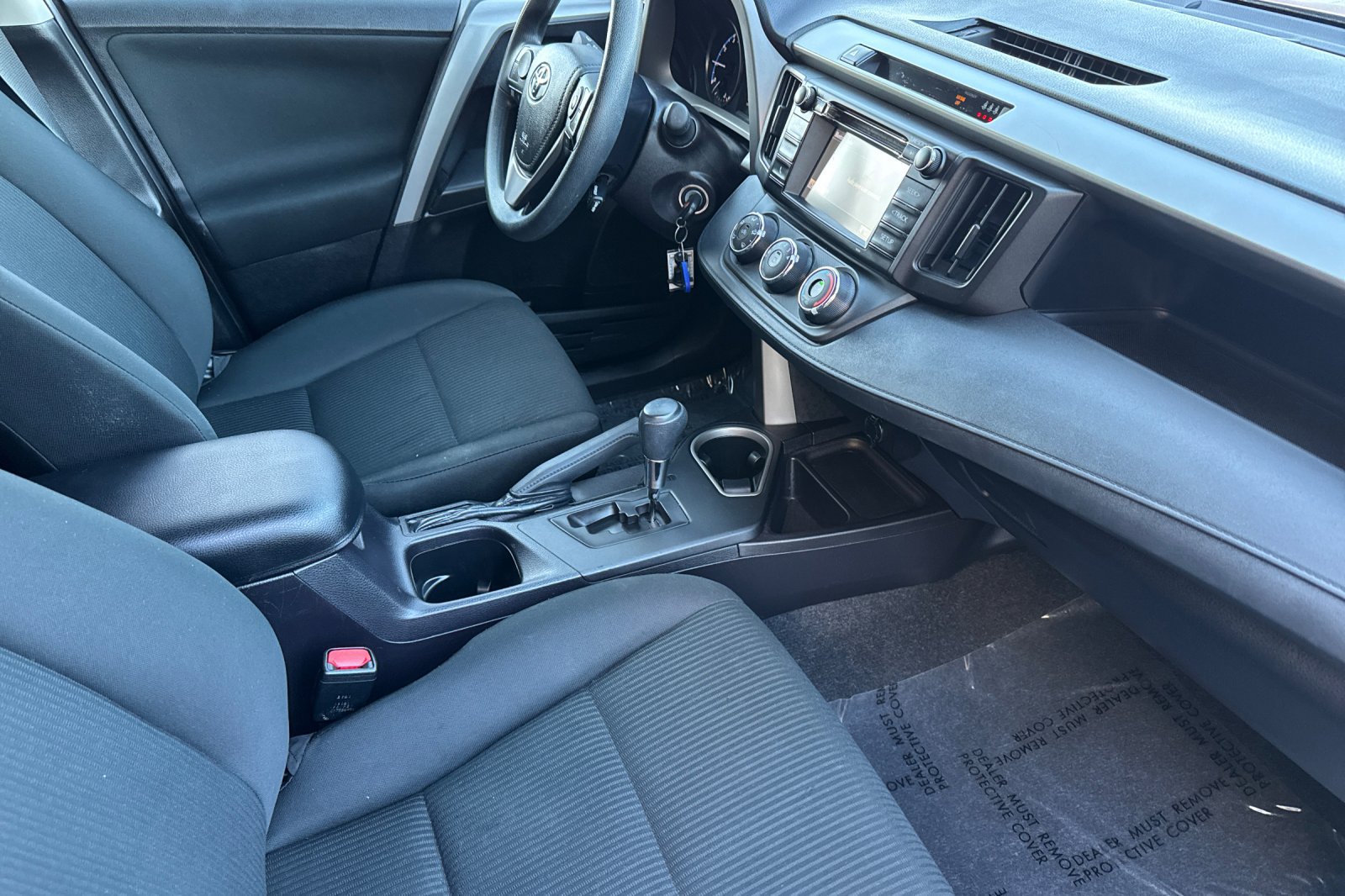 Used 2018 Toyota RAV4 LE FWD image 21