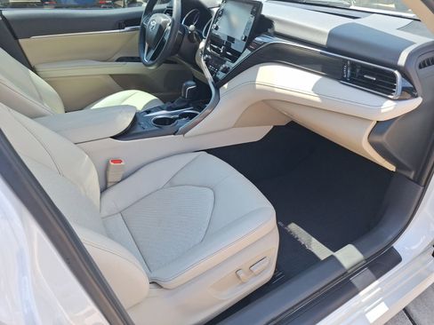 Used 2024 Toyota Camry XLE FWD image 31