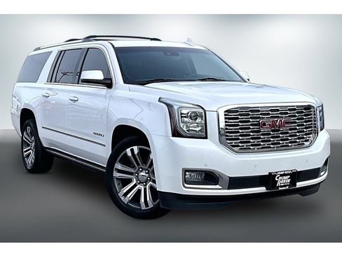 Used 2018 GMC Yukon XL Denali w/ Denali Ultimate Package AWD/4WD image 3