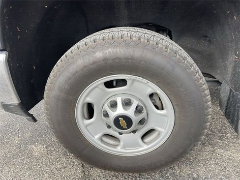 Used 2024 Chevrolet Silverado 2500 W/T w/ WT Convenience Package image 10