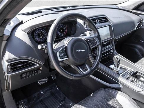 Used 2020 Jaguar F-PACE SVR AWD/4WD image 10