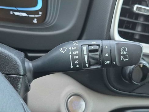New 2026 Hyundai Venue SEL FWD image 25