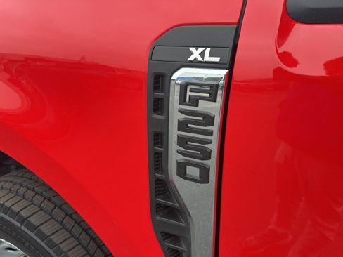 Used 2024 Ford F250 XL w/ XL Chrome Package image 10