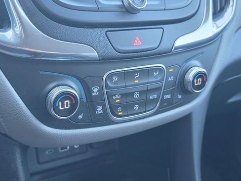 Used 2019 Chevrolet Equinox Premier image 28