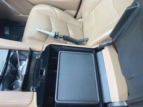 Used 2019 Cadillac Escalade ESV Platinum AWD/4WD image 21
