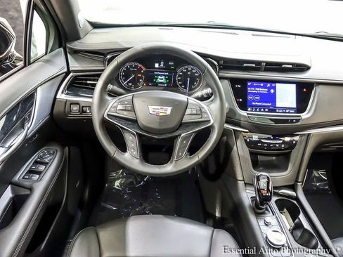 Certified 2025 Cadillac XT5 Premium Luxury image 2