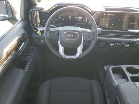 New 2026 GMC Sierra 1500 SLE image 24