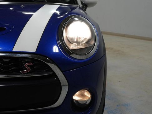 Used 2019 MINI Cooper S w/ Signature Upholstery Package image 29