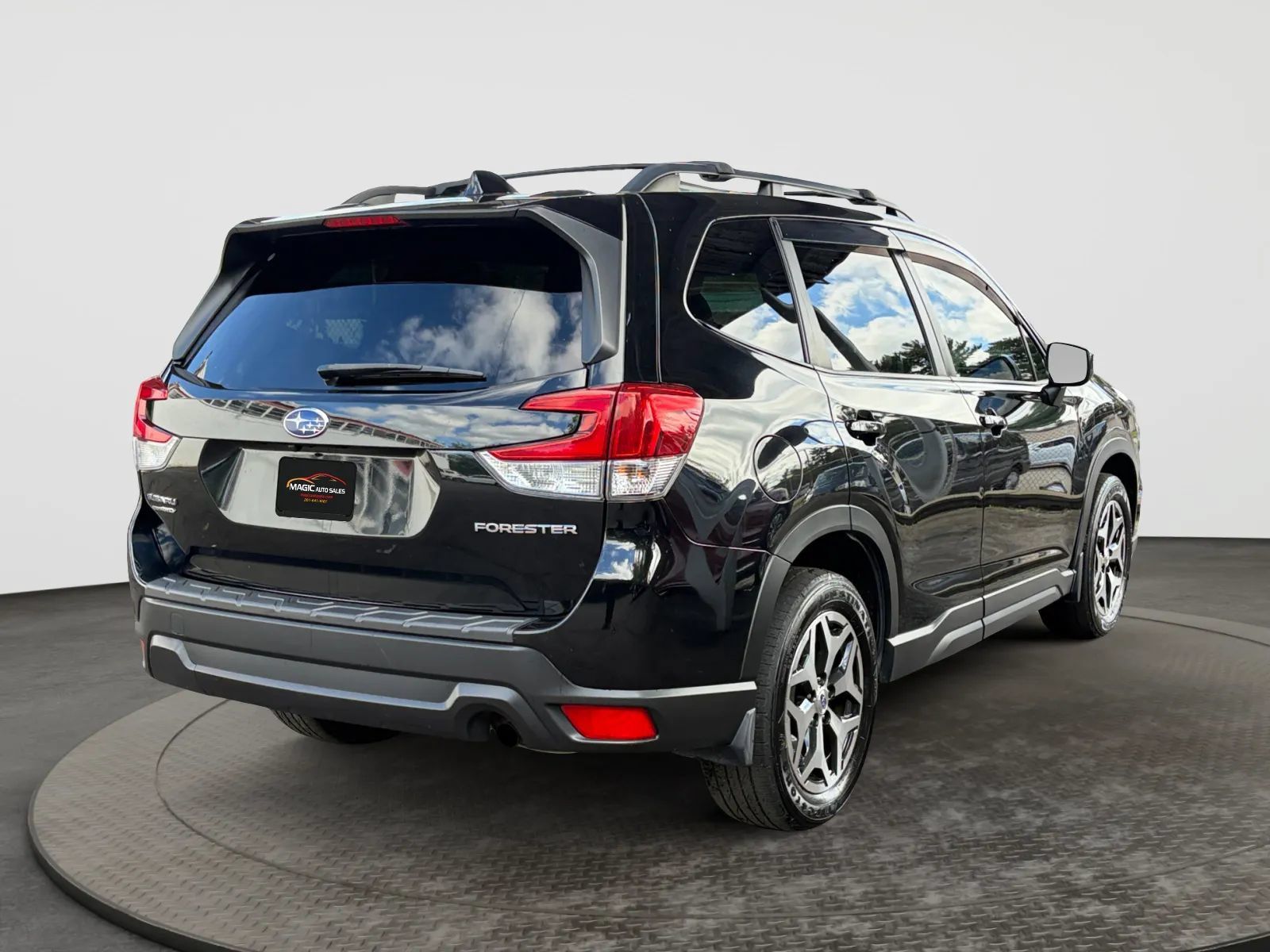 Used 2020 Subaru Forester Premium w/ Popular Package #1 AWD/4WD image 10