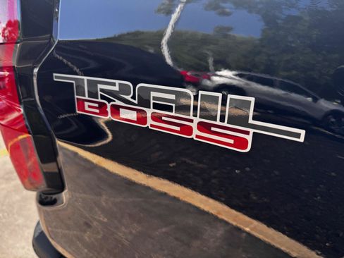 Used 2026 Chevrolet Colorado Trail Boss AWD/4WD image 9