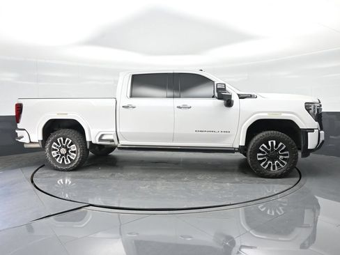 Used 2024 GMC Sierra 2500 Denali Ultimate w/ Max Trailering Package AWD/4WD image 12