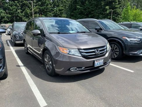 Used 2016 Honda Odyssey Touring image 2
