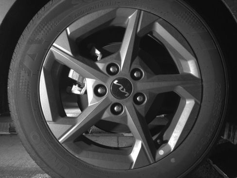 Used 2025 Kia K4 LXS image 15