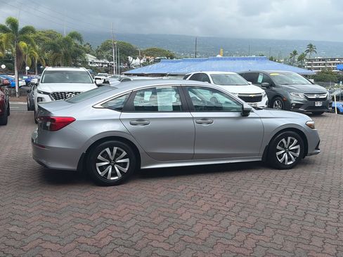 Used 2022 Honda Civic LX image 5
