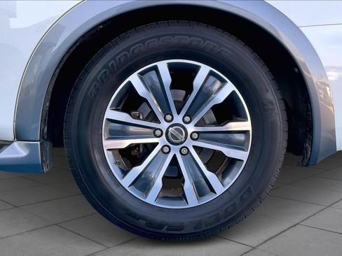 Used 2020 Nissan Armada SL w/ Premium Package image 11