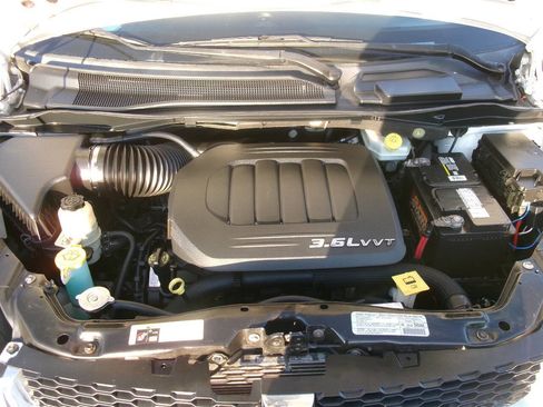 Used 2013 Dodge Grand Caravan SE image 11