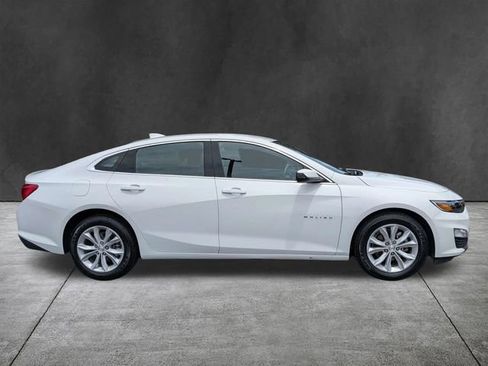 Used 2025 Chevrolet Malibu LT FWD image 4