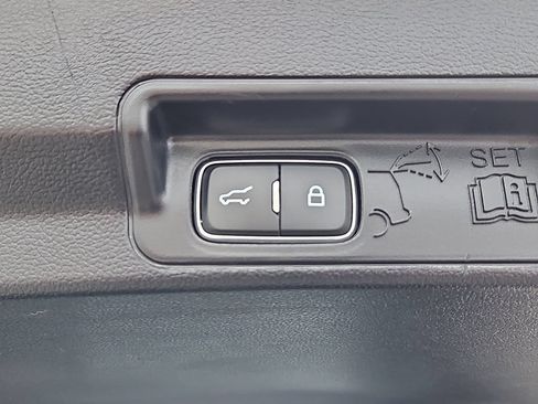 Used 2022 Ford Explorer ST-Line AWD/4WD image 21